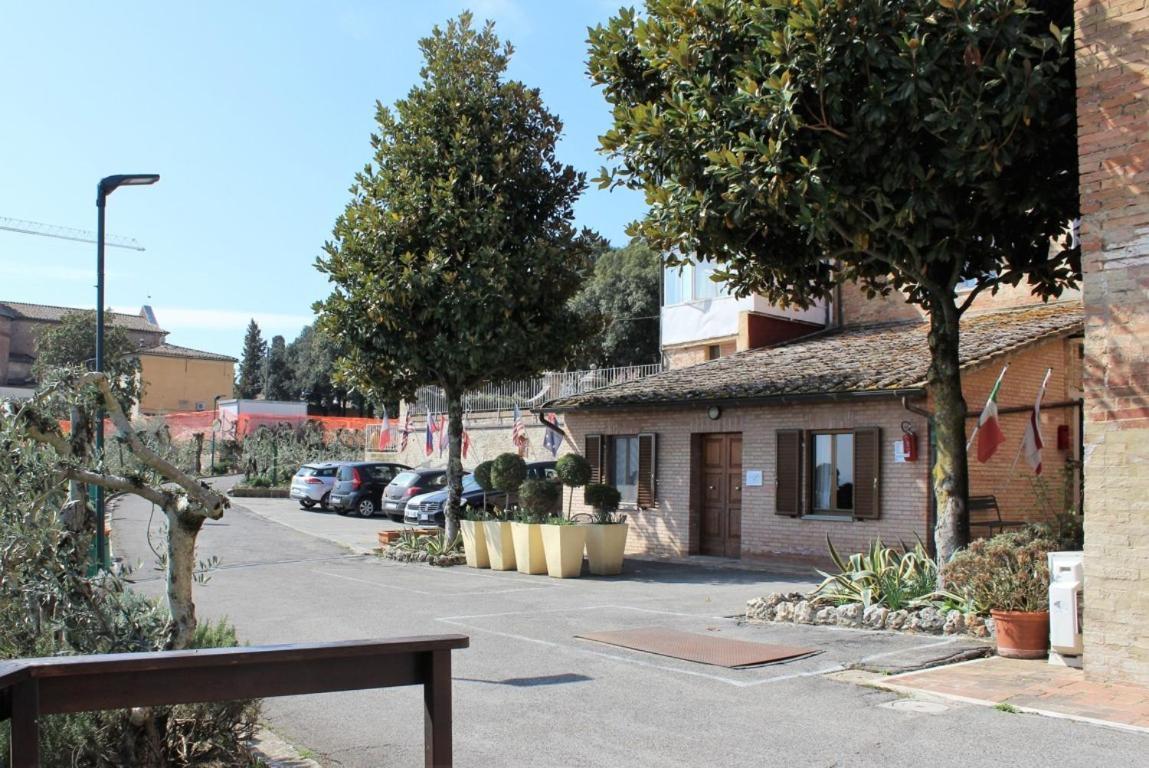 Hotel Porta Romana Di Luce Hotels Сиена Экстерьер фото