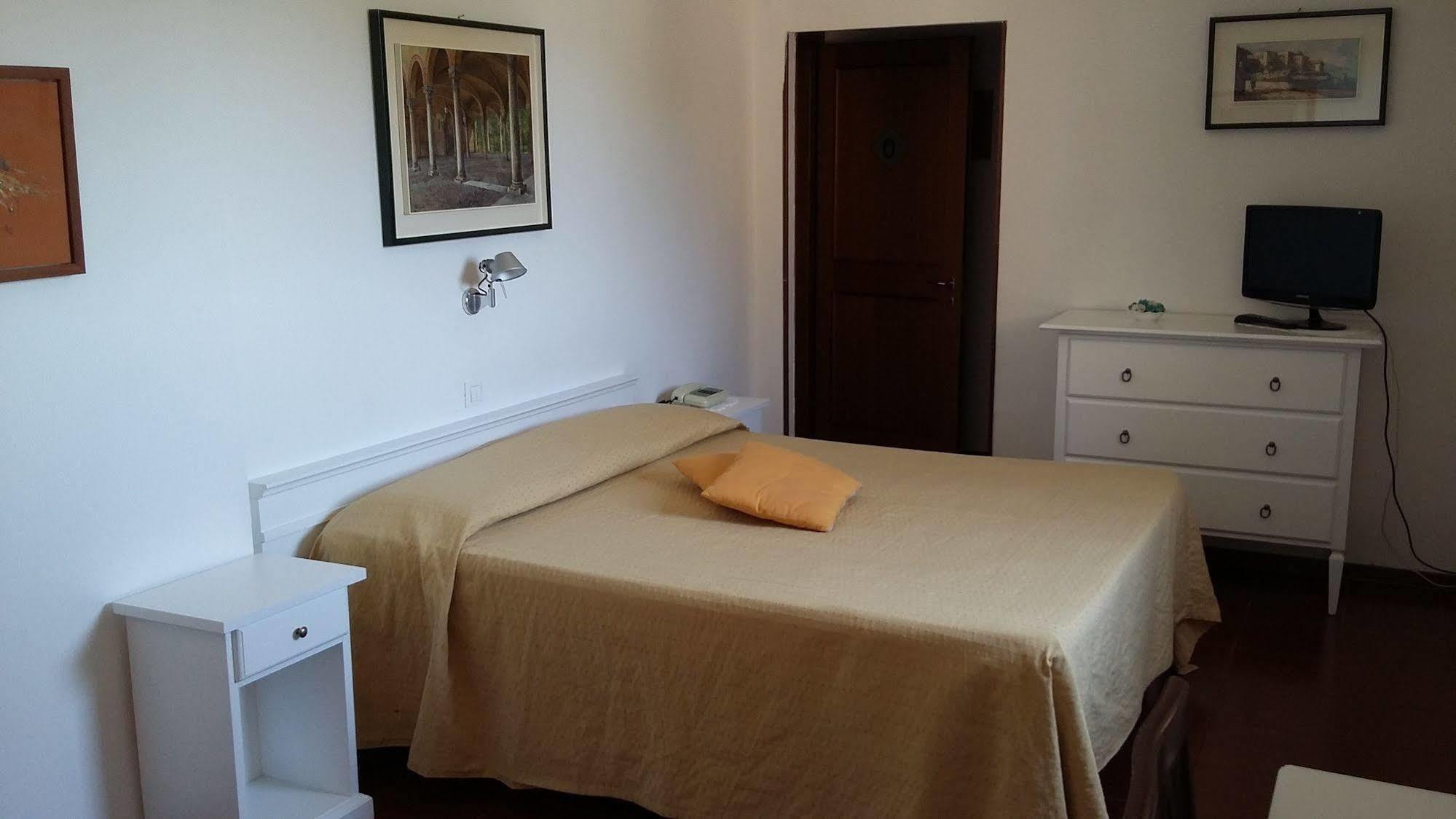 Hotel Porta Romana Di Luce Hotels Сиена Экстерьер фото